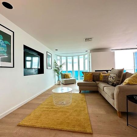 Stunning Panoramic Sea View Beach Location - Sleeps Up To 4 People - Free Parking - The Best Beach! - Great Location - Fast Wifi - Smart Tv - Newly Decorated - Sleeps Up To 4! Close To Bournemouth & Poole Town Centre & Sandbanks מראה חיצוני תמונה