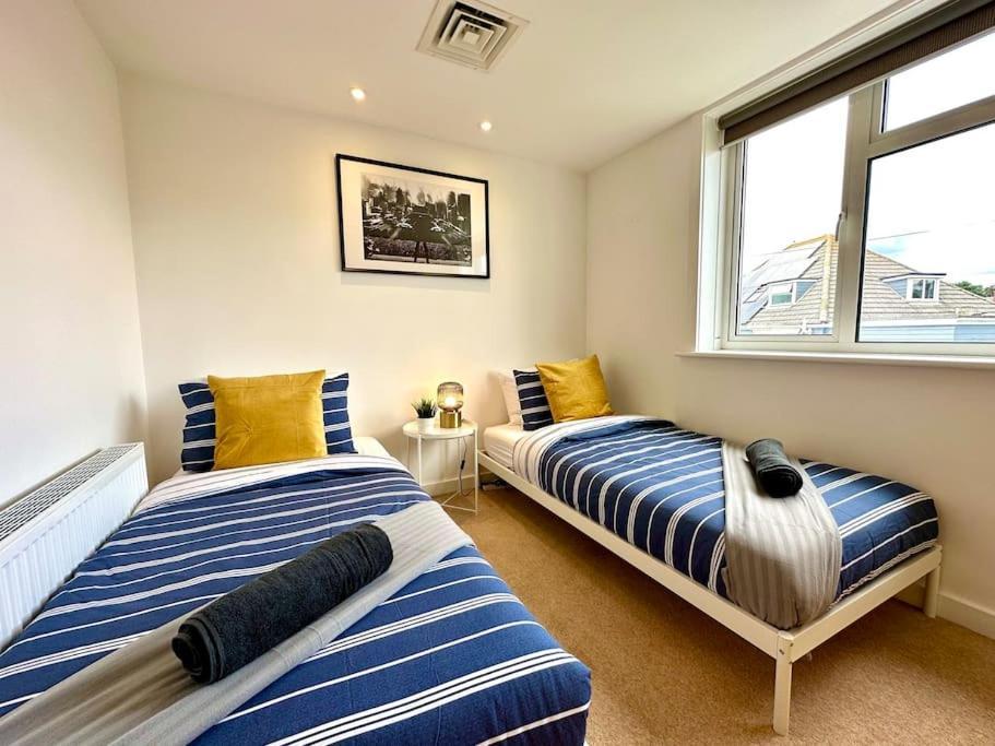 Stunning Panoramic Sea View Beach Location - Sleeps Up To 4 People - Free Parking - The Best Beach! - Great Location - Fast Wifi - Smart Tv - Newly Decorated - Sleeps Up To 4! Close To Bournemouth & Poole Town Centre & Sandbanks מראה חיצוני תמונה
